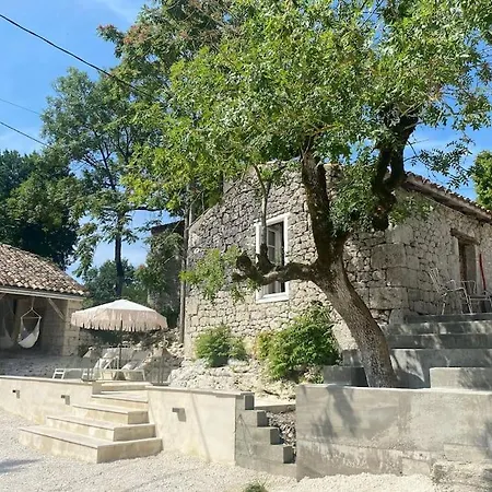 Idyllic Private With Superb Views ヴィラ